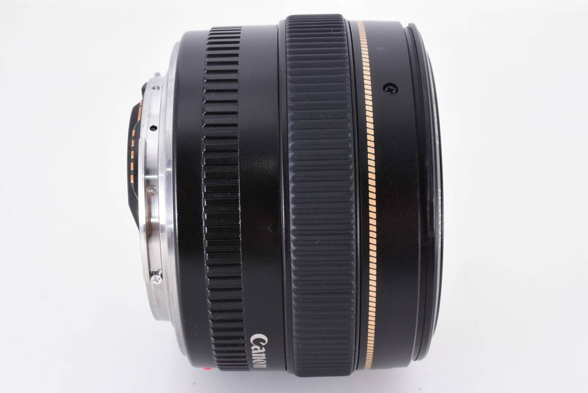 ★訳あり・外観超極上美品★Canon キヤノン EF 50mm F1.4 USM 付属品あり★美しく透き通る光学系 大変綺麗な外観 訳あり品にて格安出品！！_画像4