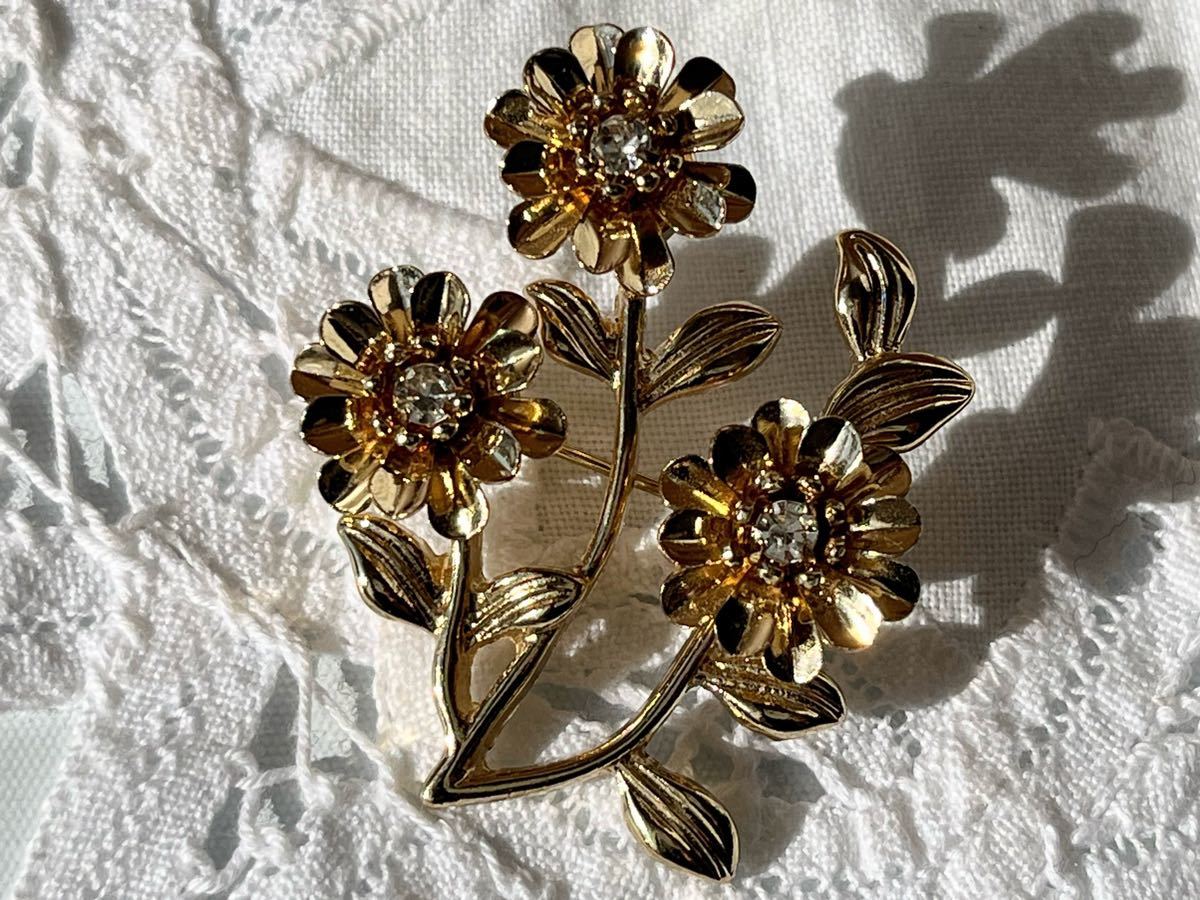 ヴィンテージ ** ラインストーン お花モチーフの美しいブローチ vintage broochの画像1