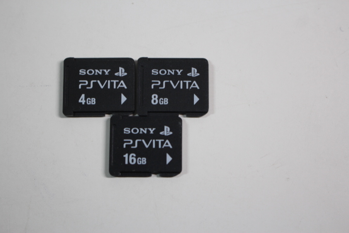 SONY　PSVITA　メモリーカード　4GB　8GB　16GB　３枚_画像1