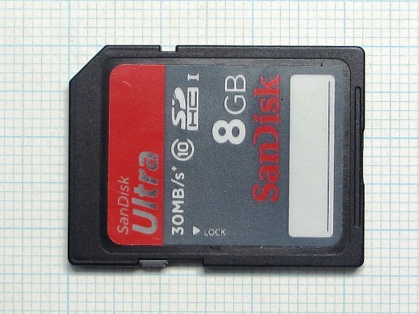 ★SanDisk ＳＤＨＣ メモリーカード ８GB 中古★送料６３円～ _画像1