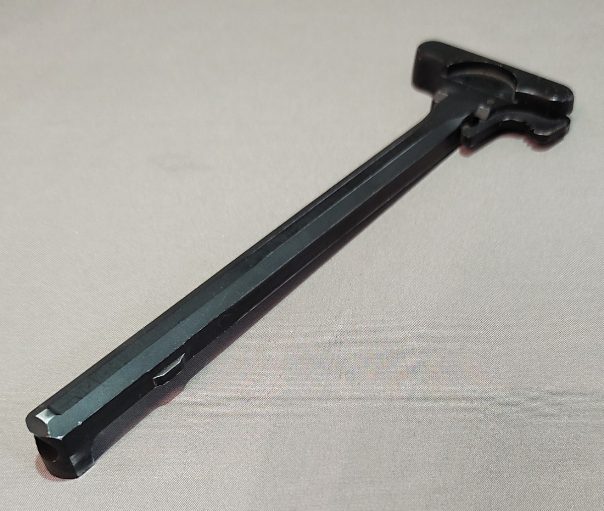 ★★米軍 実物 Colt M4/M16 Charging Handle チャージングハンドル 放出品★★海兵隊 usmc トレポン vfc ｇ&p a＆k top peq pvs _画像1