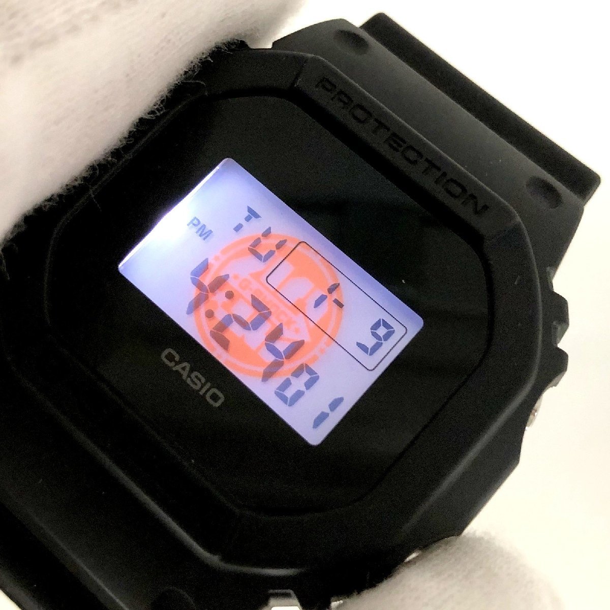 未使用品 G-SHOCK ジーショック CASIO カシオ 腕時計 DWE-5657RE-1JR 40周年記念 リマスターブラック 交換用ベゼル付き 【ITNFKPC9840O】_画像8