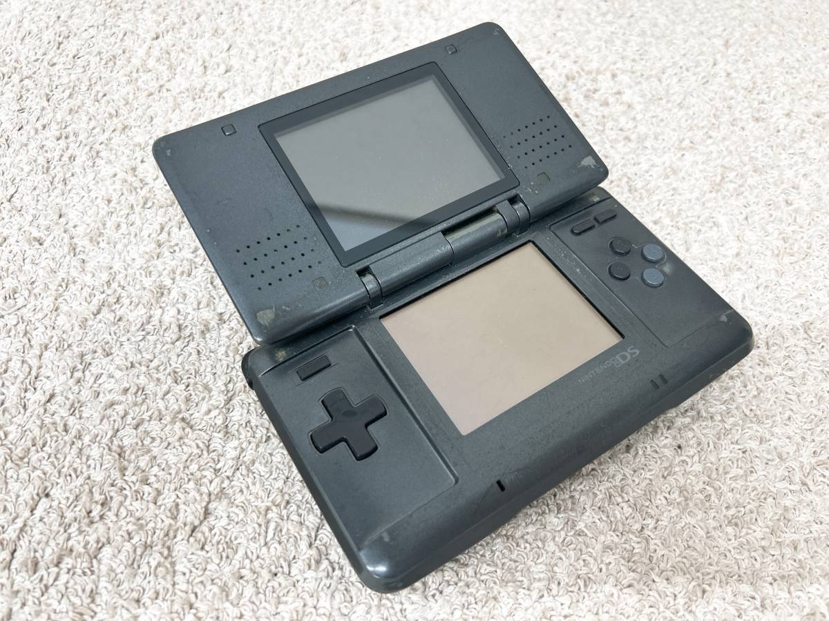 A202 Nintendo DS DSi 3点まとめて　まとめ売り　任天堂　ブラック　ホワイト　動作未確認_画像3