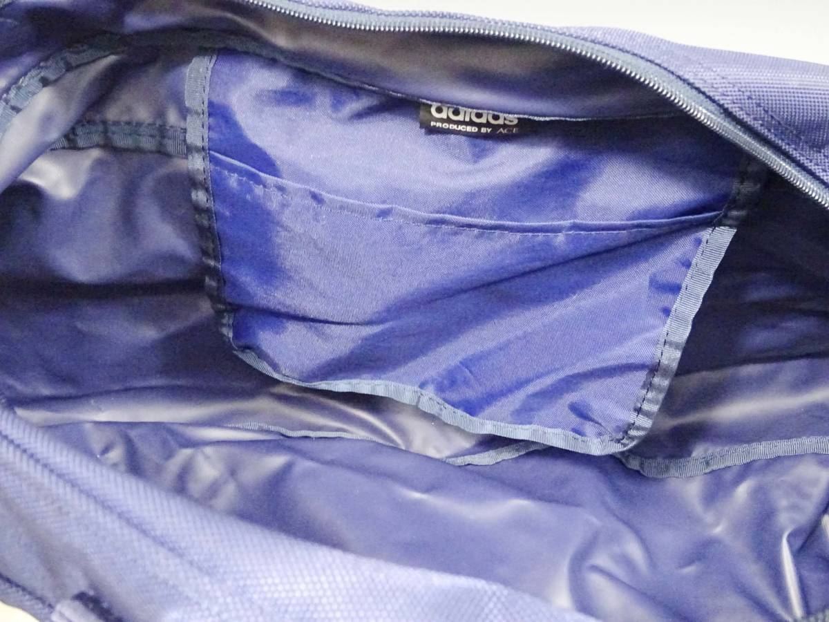 *(TD) adidas Boston back width approximately :55cm Adidas Sportback bag blue drum back part . travel hobby ... school 