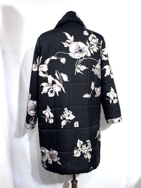 ◆超美品◆LEONARD FASHION レオナール*花柄*フラワートリム*総柄*中綿 ダウンコート*サイズ11*シルク100％*軽量*黒/マルチカラー*日本製_画像2