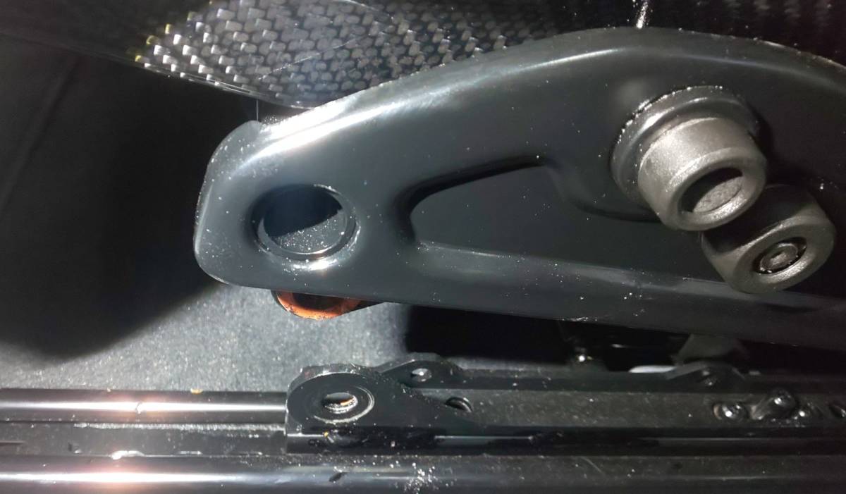 ポルシェ　992対応 純正カーボンフルバケットシート用　TrackSpec製シートリクライナー アルミ製　Porsche 992 carbon seat recliner_画像2
