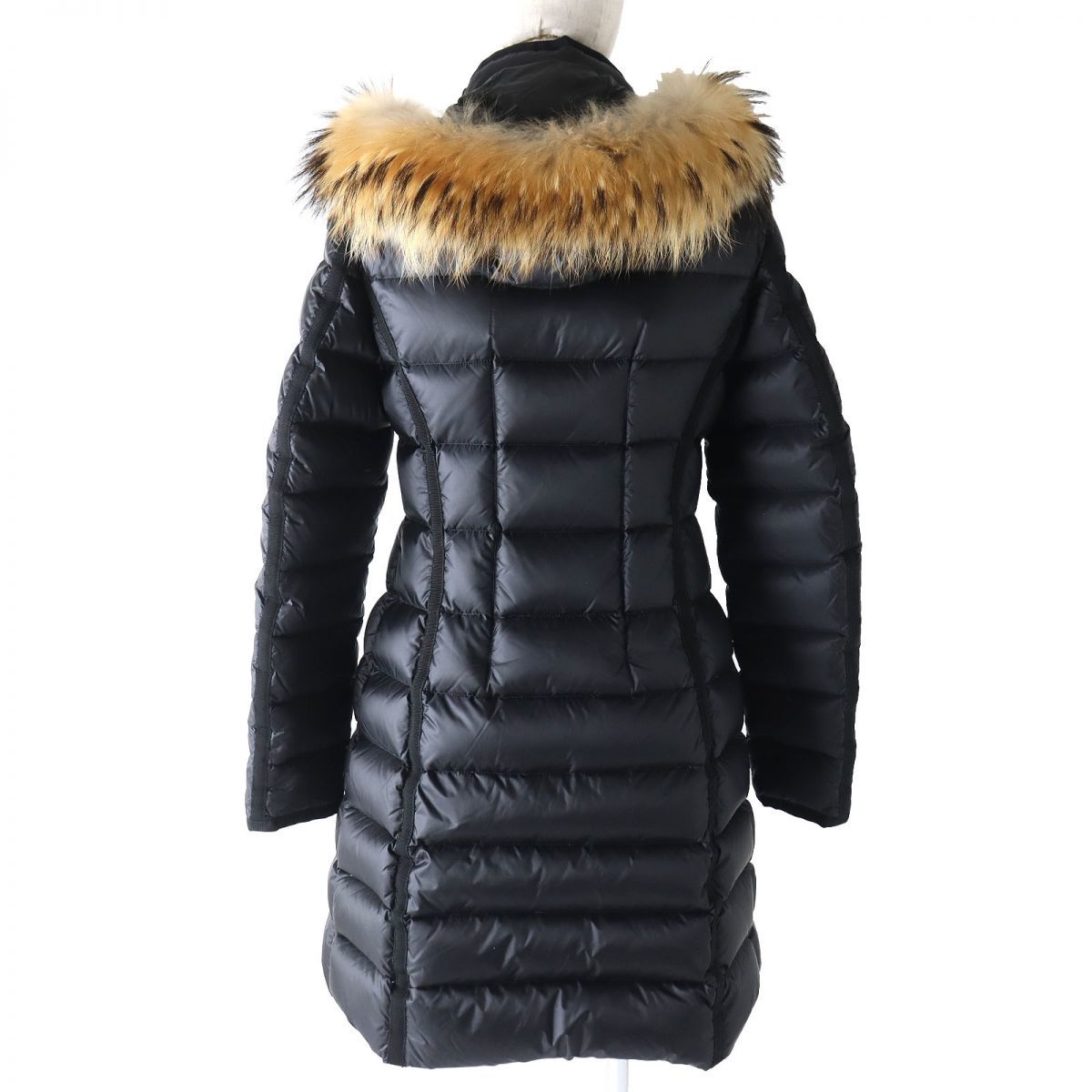 美品△国内正規品 MONCLER モンクレール HERMIFUR エルミファー レディース ロゴワッペン・ファー・フード付 ロングダウンコート 黒 0 人気_画像3