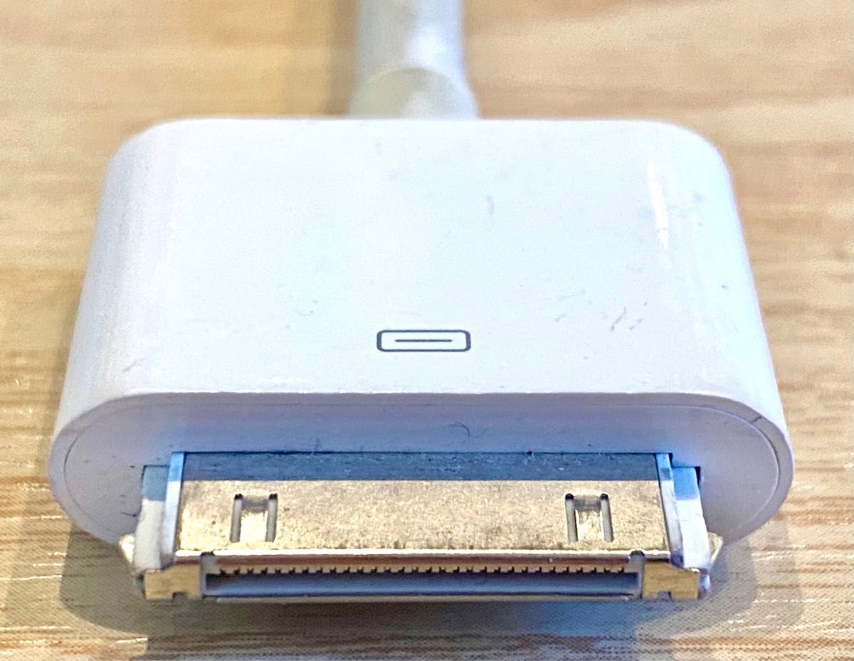 Apple 30−pin Digital  AV Adapter