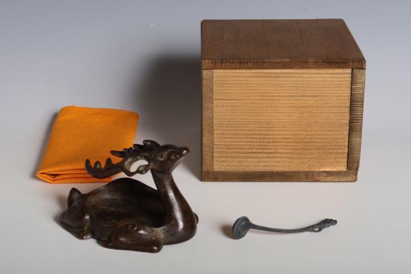 N25995 銅製 鹿形水滴(木箱・匙付) 224g 書道具 文房具 水滴 水差 銅製 銅器 古玩 唐物