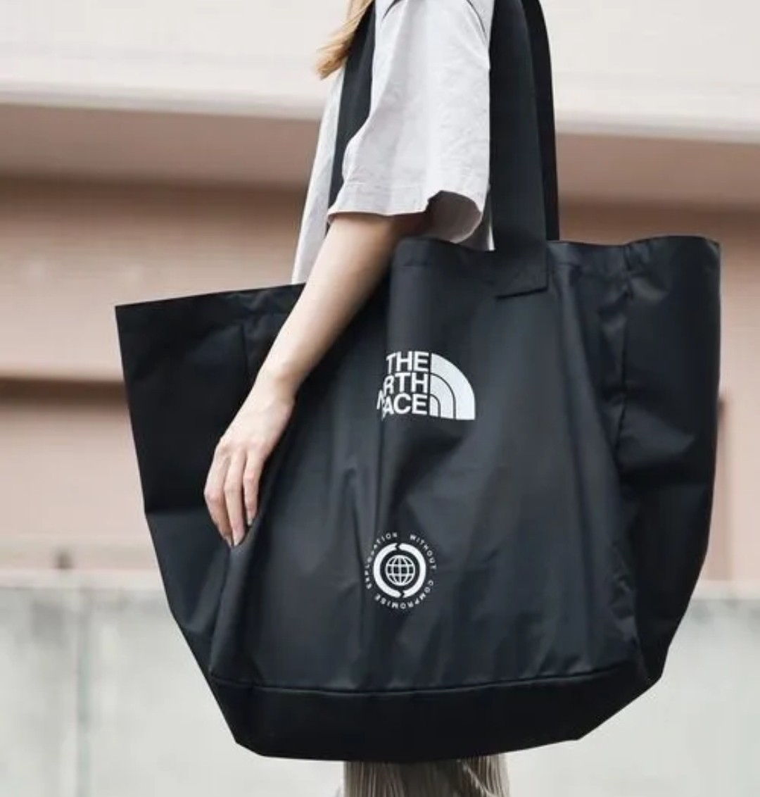 【新品】THE NORTH FACEノースフェイス　ナイロントートバッグL　黒 エコバッグ トート バッグ 大容量 TOTE_画像1