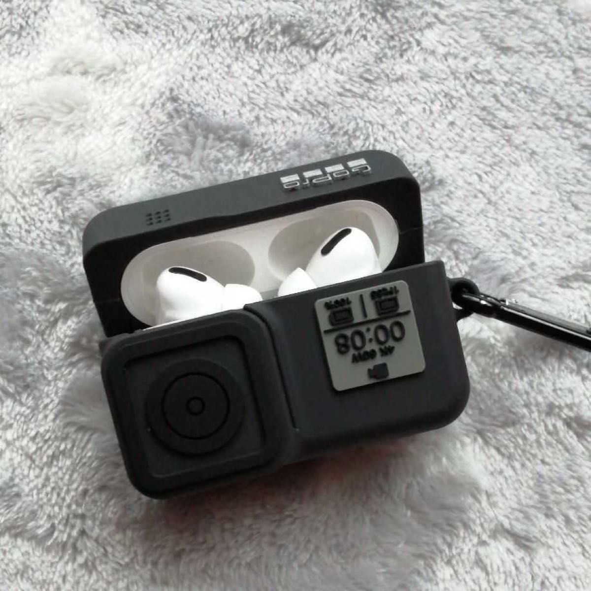 airpods proケース　カバー　GoPro　 カメラ　シリコンケース　カラナビ付き airpods第一二世代