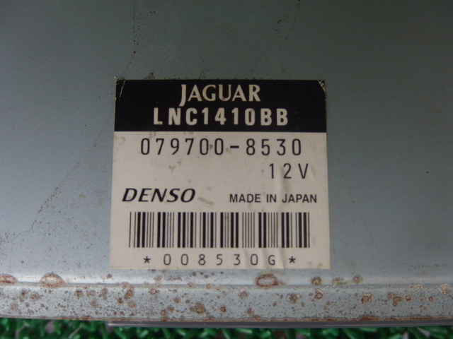 * Jaguar XK/XK8 X100 98 year JEDC engine computer -( stock No:A24045) *
