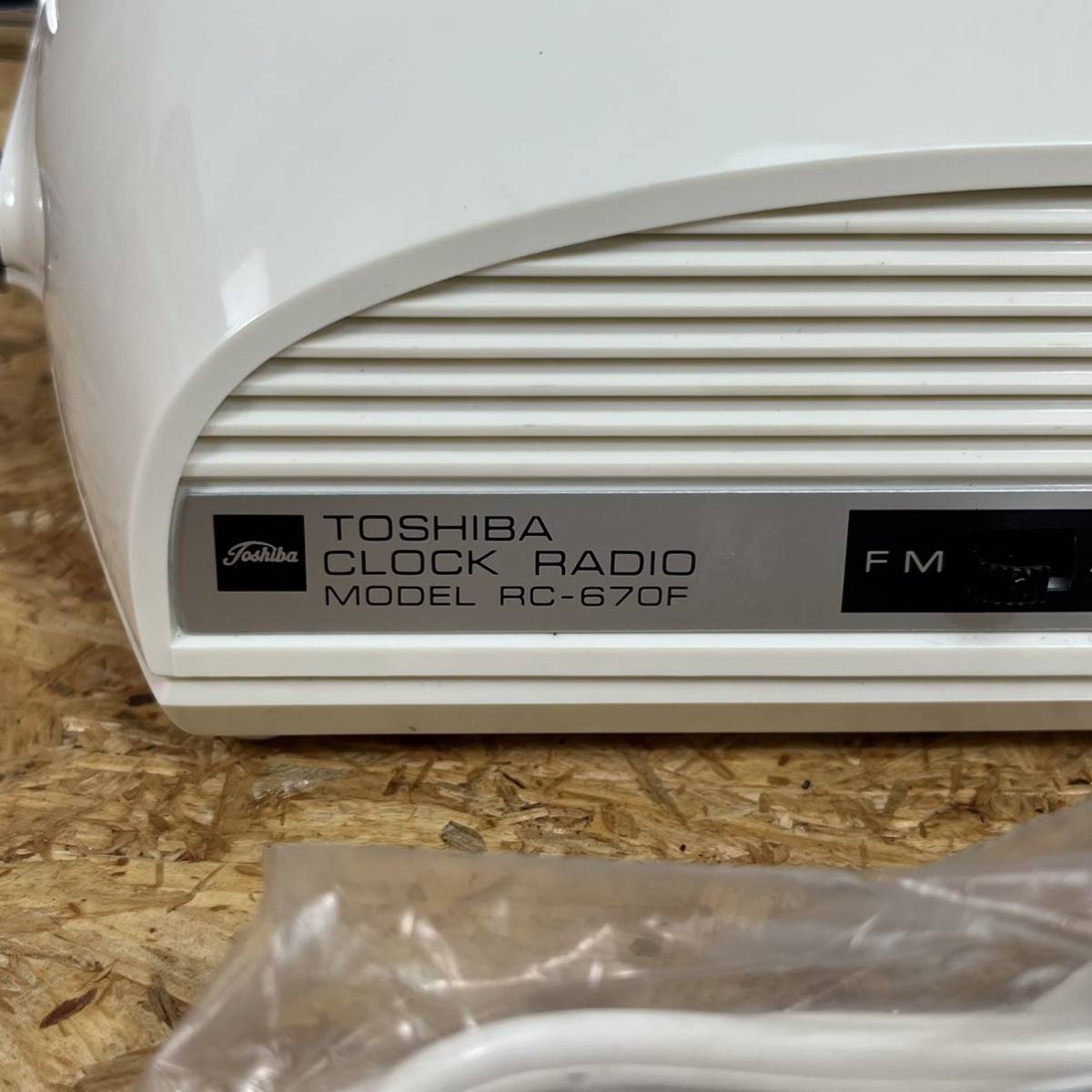 TOSHIBA 東芝 Clock Radio クロックラジオ RC-670F 50Hz FM/AM 2BAND_画像6