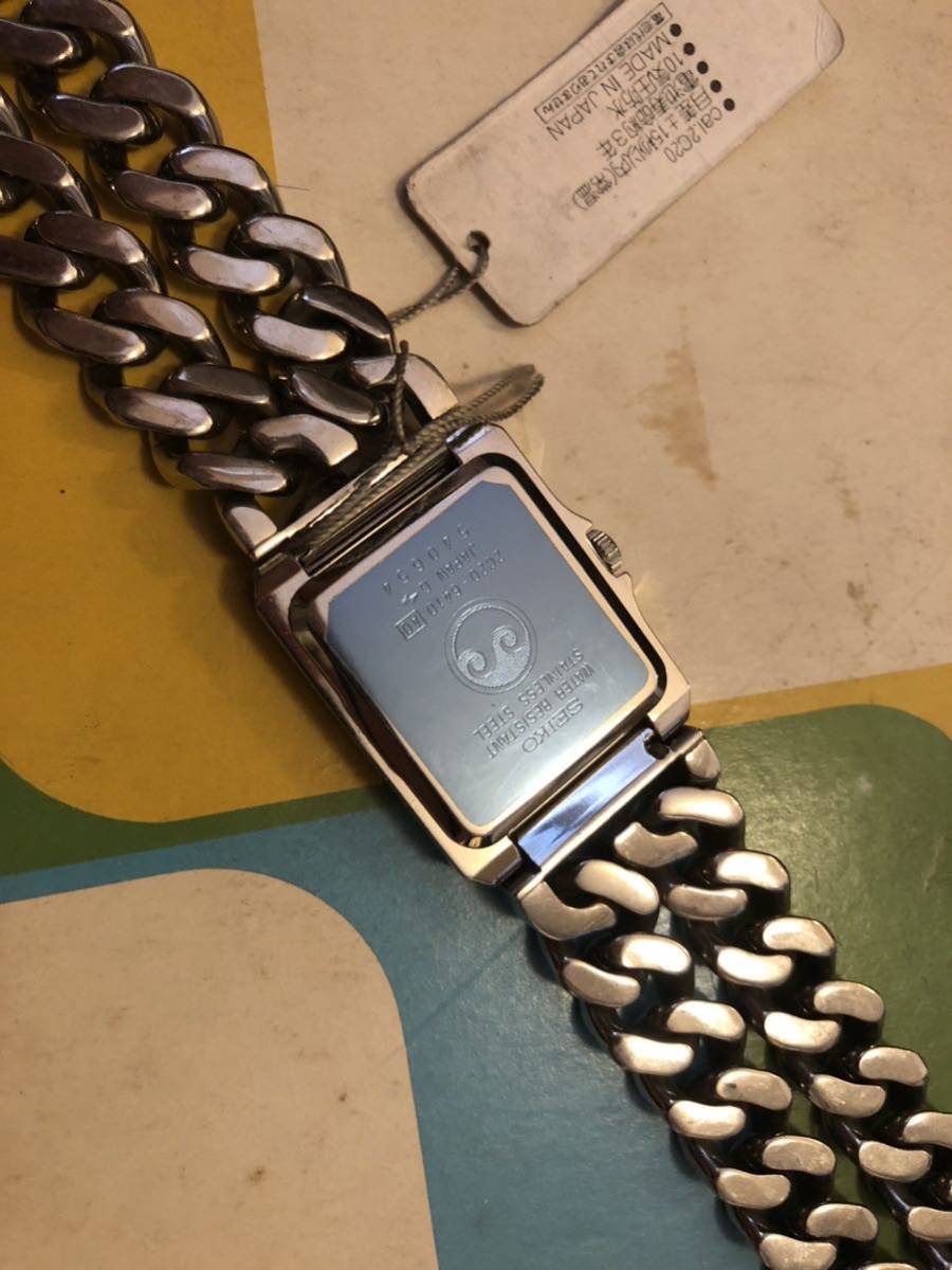 未使用デッドストック品 希少レアデザインSEIKO セイコー 腕時計 未使用デッドストック品 希少レアデザインSEIKO セイコー 腕時計