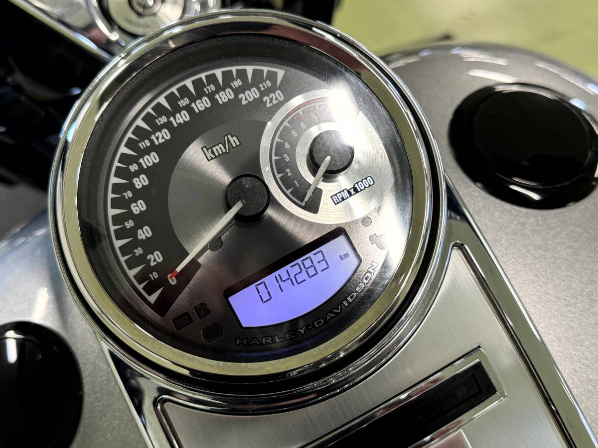 2017 год модели FLHRXS Road King custom 14,283km muffler воздушный фильтр cam замена тюнинг колесо др. custom 35 пункт 320 десять тысяч соответствует 