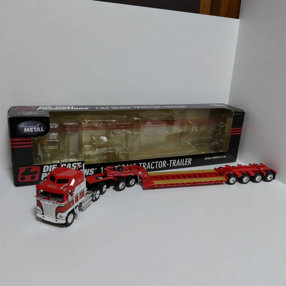 レア 1/64 Kenworth K100 Aerodyne Lowboy&FlipAxle DCP ダイキャストプロモーション ケンワース エアロダイン トラック野郎BJ BJ&TheBare_画像1