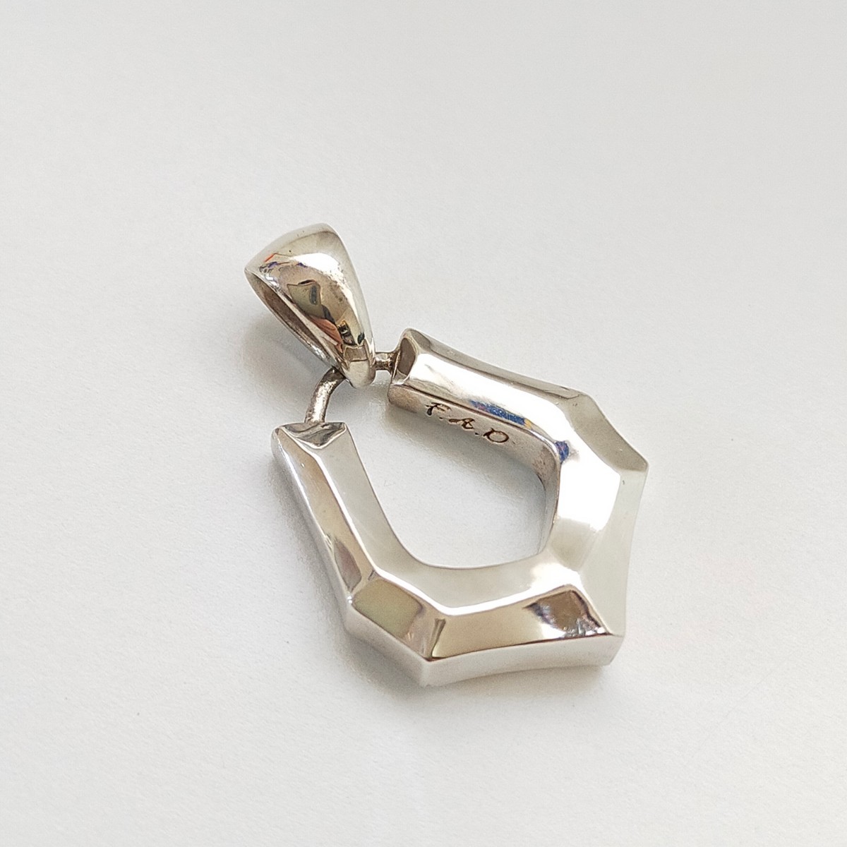 フリーアンソニーデザイン Flea Anthony Design FAD PTC-T-13 ホースシュー ペンダント ネックレストップ silver925/シルバー925|Yahoo!フリマ(旧PayPayフリマ) フリーアンソニーデザイン Flea Anthony Design FAD PTC-T-13 ホースシュー ペンダント ネックレストップ silver925/シルバー925|Yahoo!フリマ(旧PayPayフリマ)
