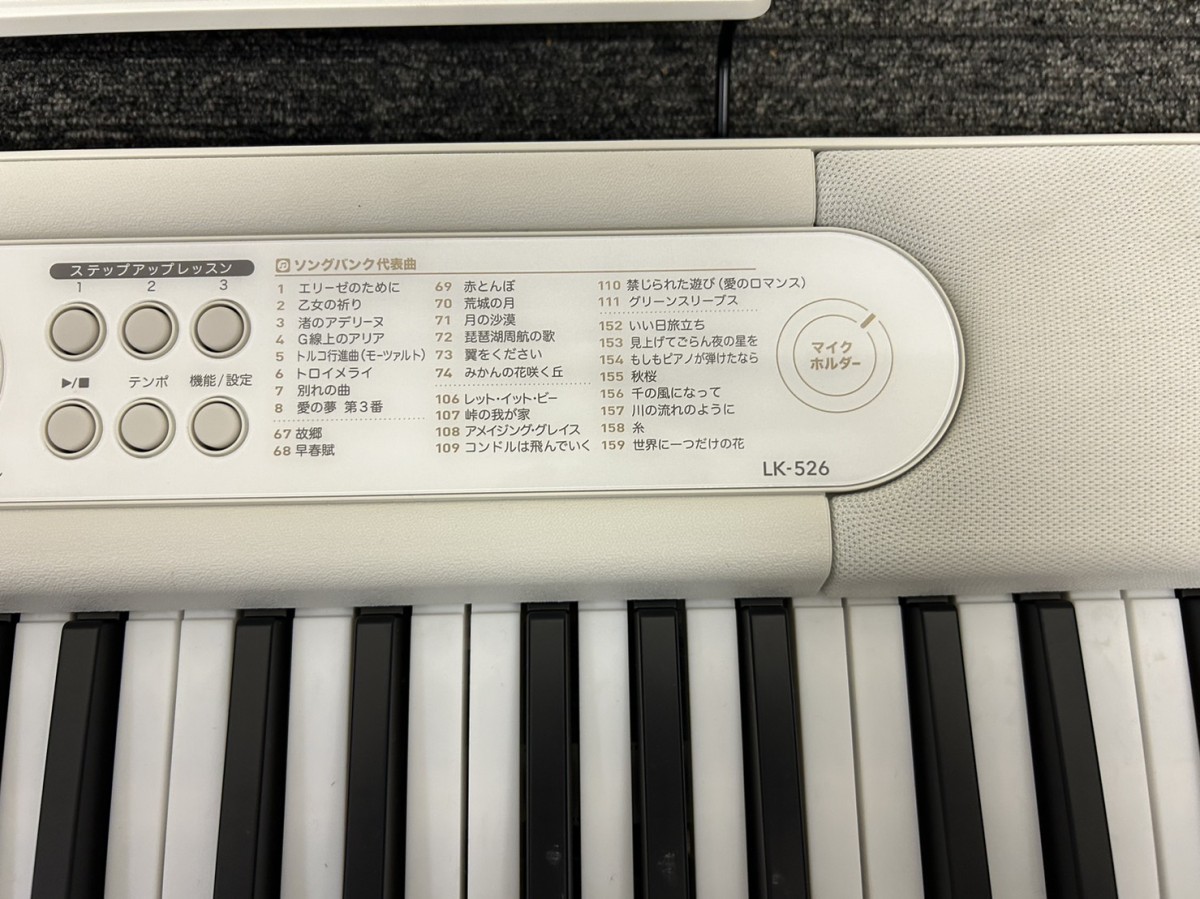 ほぼ未使用　A3　CASIO　カシオ　LK-526　2022年製　キーボード　電子ピアノ　カシオトーン　楽器　現状品_画像2
