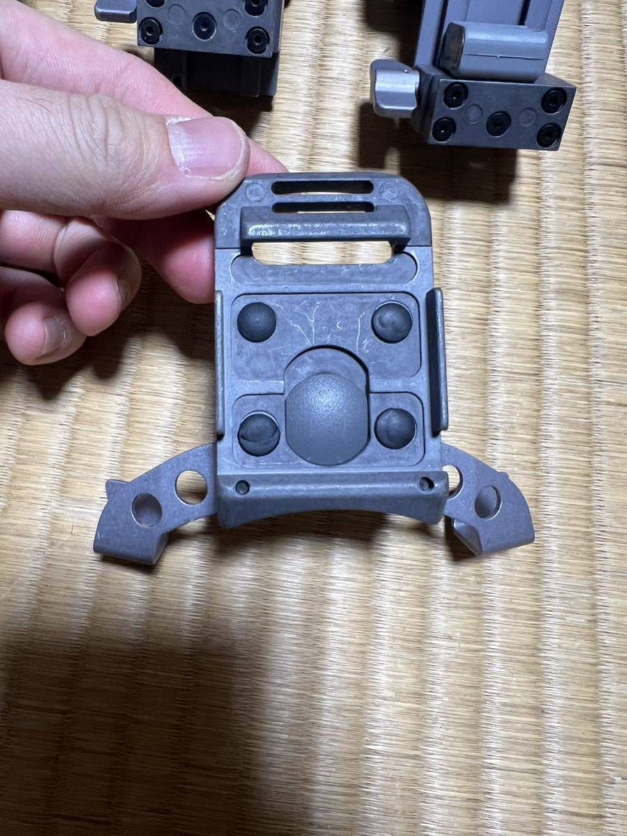 【米軍実物】ノロトス　NOROTOS製　ACHヘルメット用NVG マウント＋マウントアーム　3個セット　チタン製　アメリカ軍　ナイトビジョン_画像2