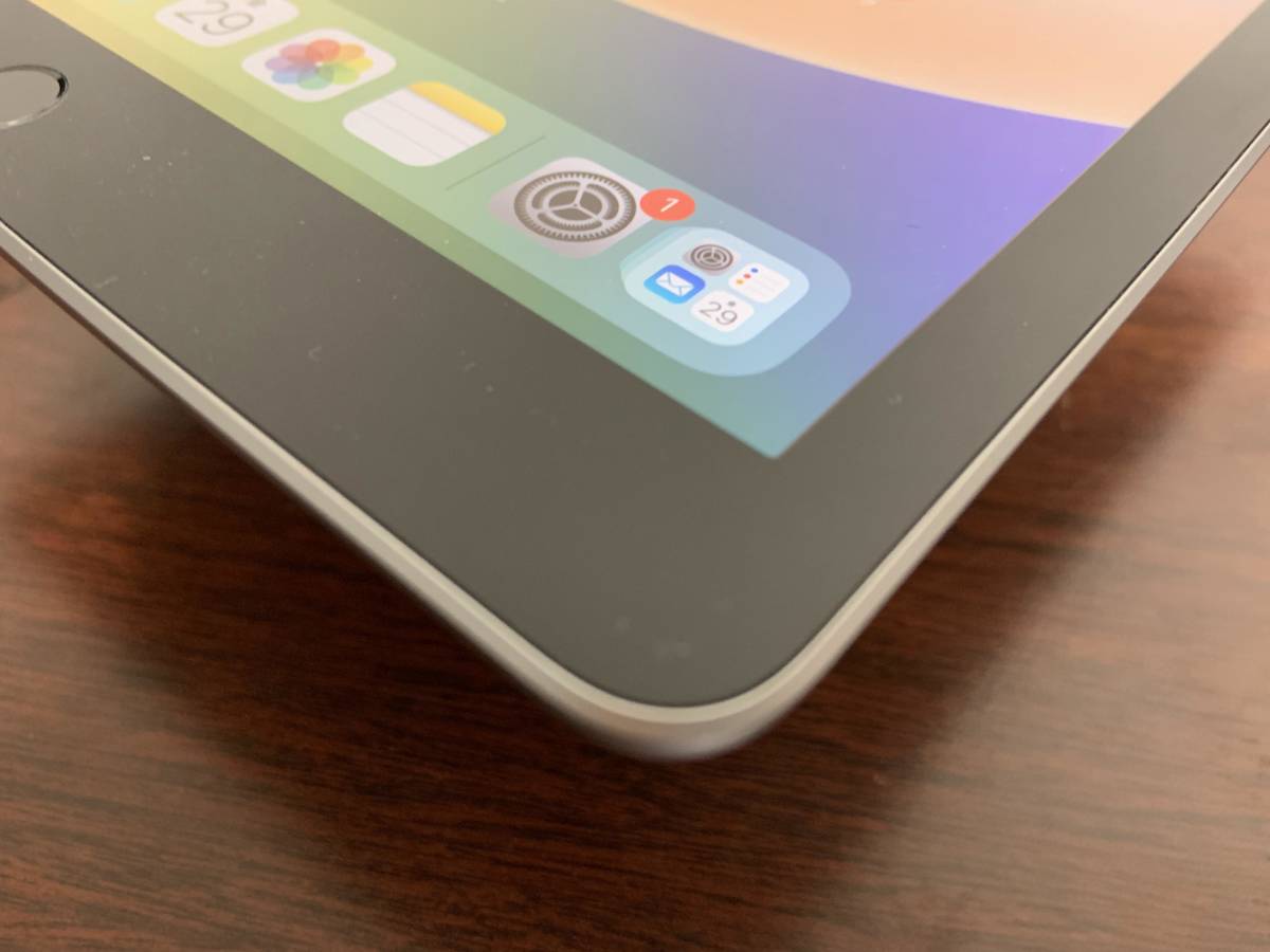 P166 ☆4台入荷美品iPad 2019 第6世代, 9.7 A10◇32GB Space Gray Wi