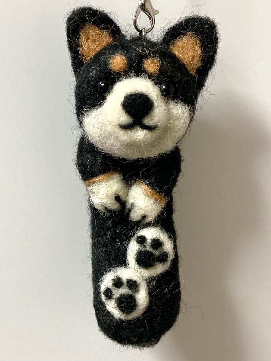 羊毛フェルト犬 黒柴（Aタイプ）のストラップ ハンドメイド