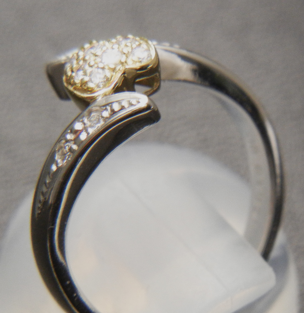 激安 超特価商店街 13532円 新品 Pt900K18 プラチナ&18金 ダイヤモンド0.15ct プラチナ台