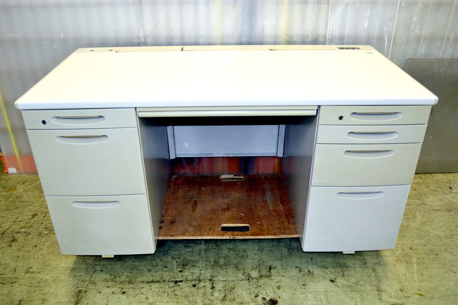 山口)オカムラ 両袖机 147SD-E 左右鍵有 左ペントレー無し 山口)オカムラ 両袖机 147SD-E 左右鍵有 左ペントレー無し