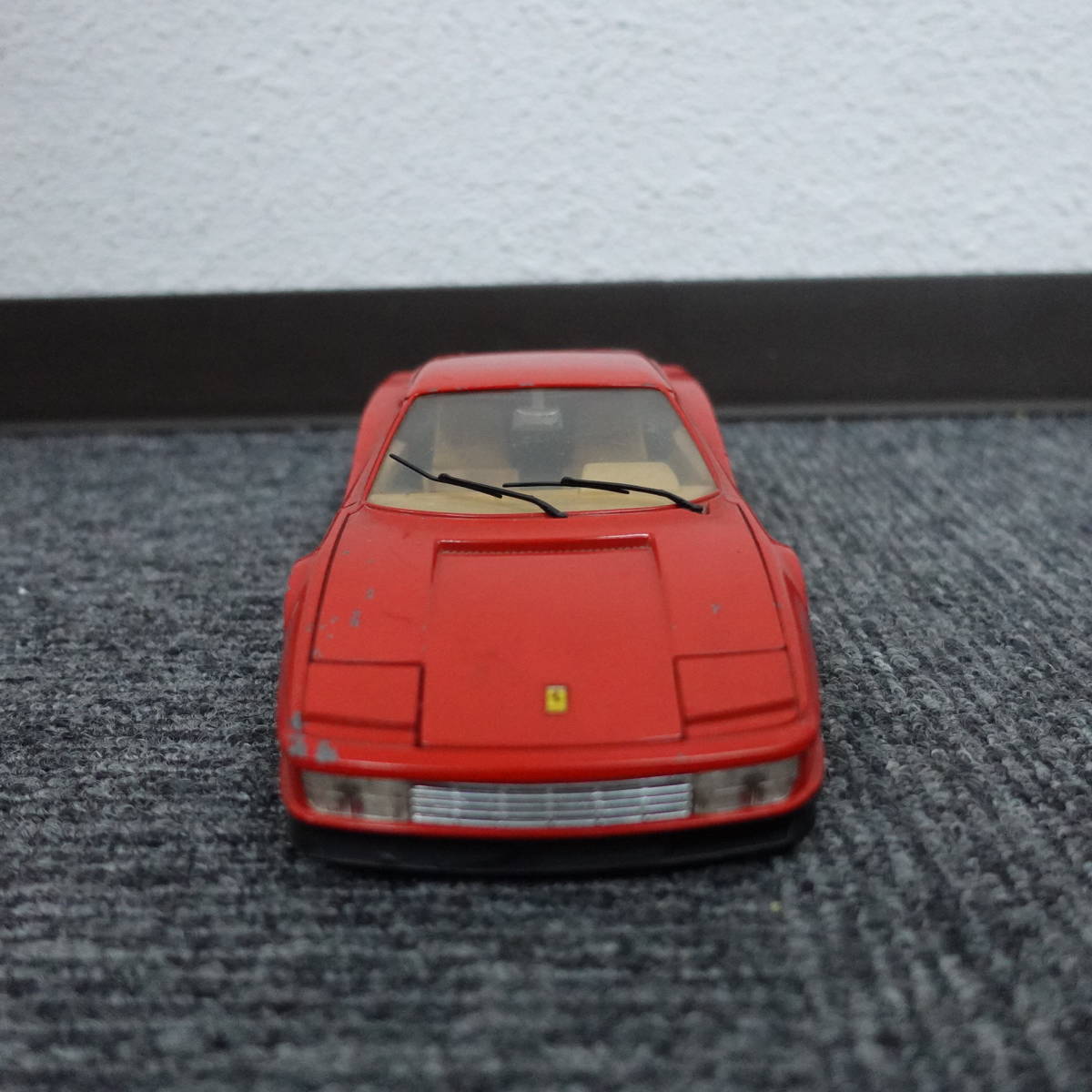 BbUrago Ferrari testarossa（1984）SCALA 1/18 MADE IN ITALY ジャンク ブラーゴ フェラーリ テスタロッサ ミニカー フィギュア_画像3