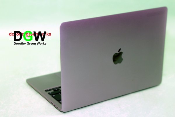 良品1! 2020 MWP52J/A MacBook Pro 13.3” Retina Core i7 Quad-Core 2.3GHz 16GB SSD1TB SpaceGray OS10.15.7 Catalina_画像3