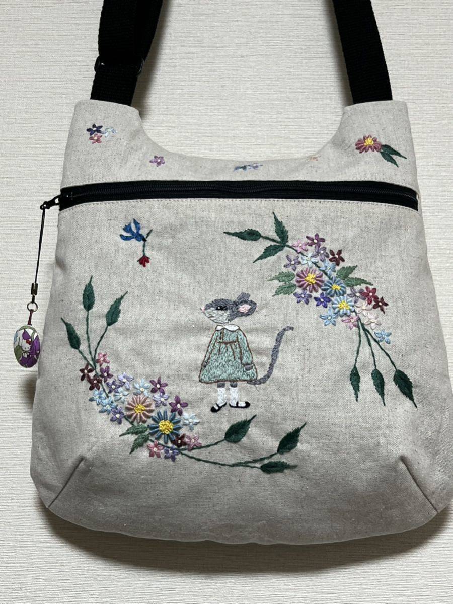 手刺繍のバッグ+ネズミさんと青い鳥+ショルダーバッグ+斜め掛け_画像1