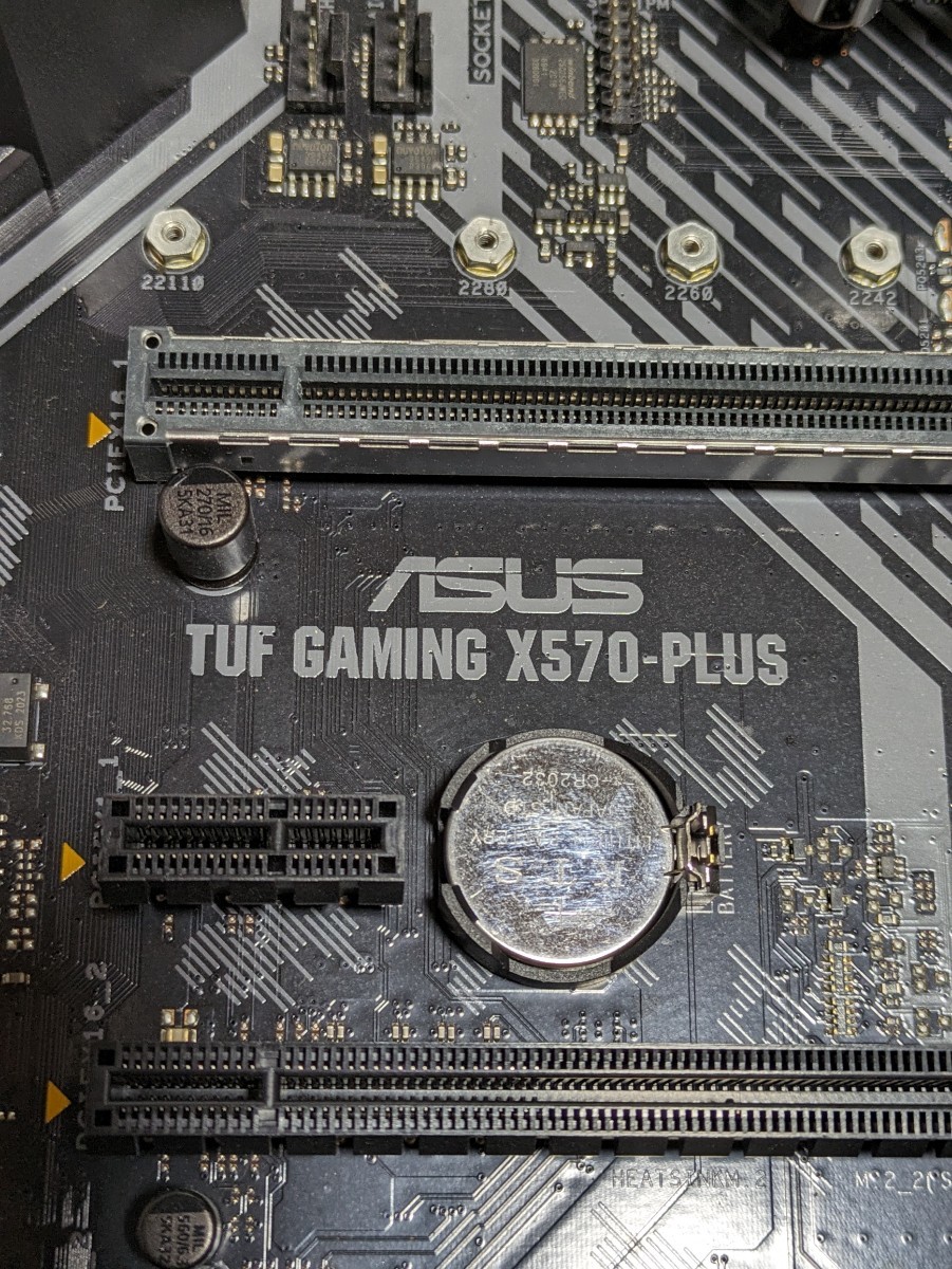 ASUS TUF GAMING X570-PLUS AMD X570 搭載 AMD　ファン付き 対応 マザーボード _画像2