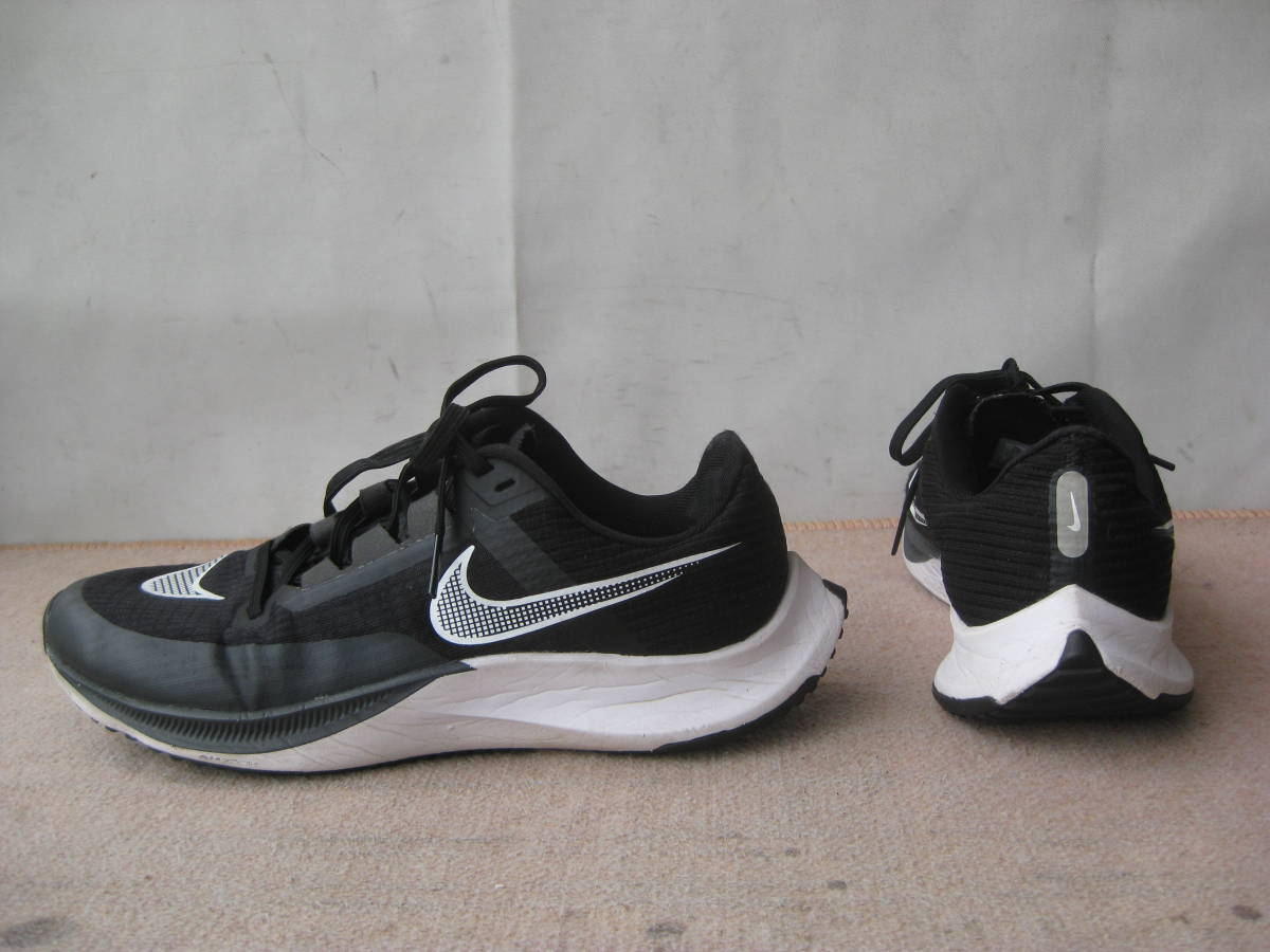 ★NIKE  AIRzoom   RIVAL FLY 3   ランニングシューズ  黒  ２４.5cm   美品の画像3