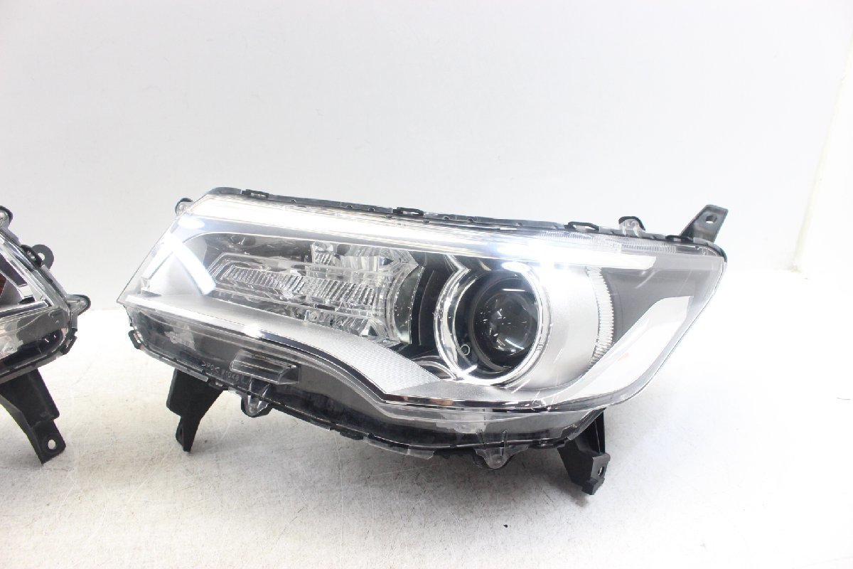 美品 デイズ B21W eKカスタム B11W ヘッドライト 左右 キセノン HID レベ付 スタンレー W1048 306939-306940の画像2