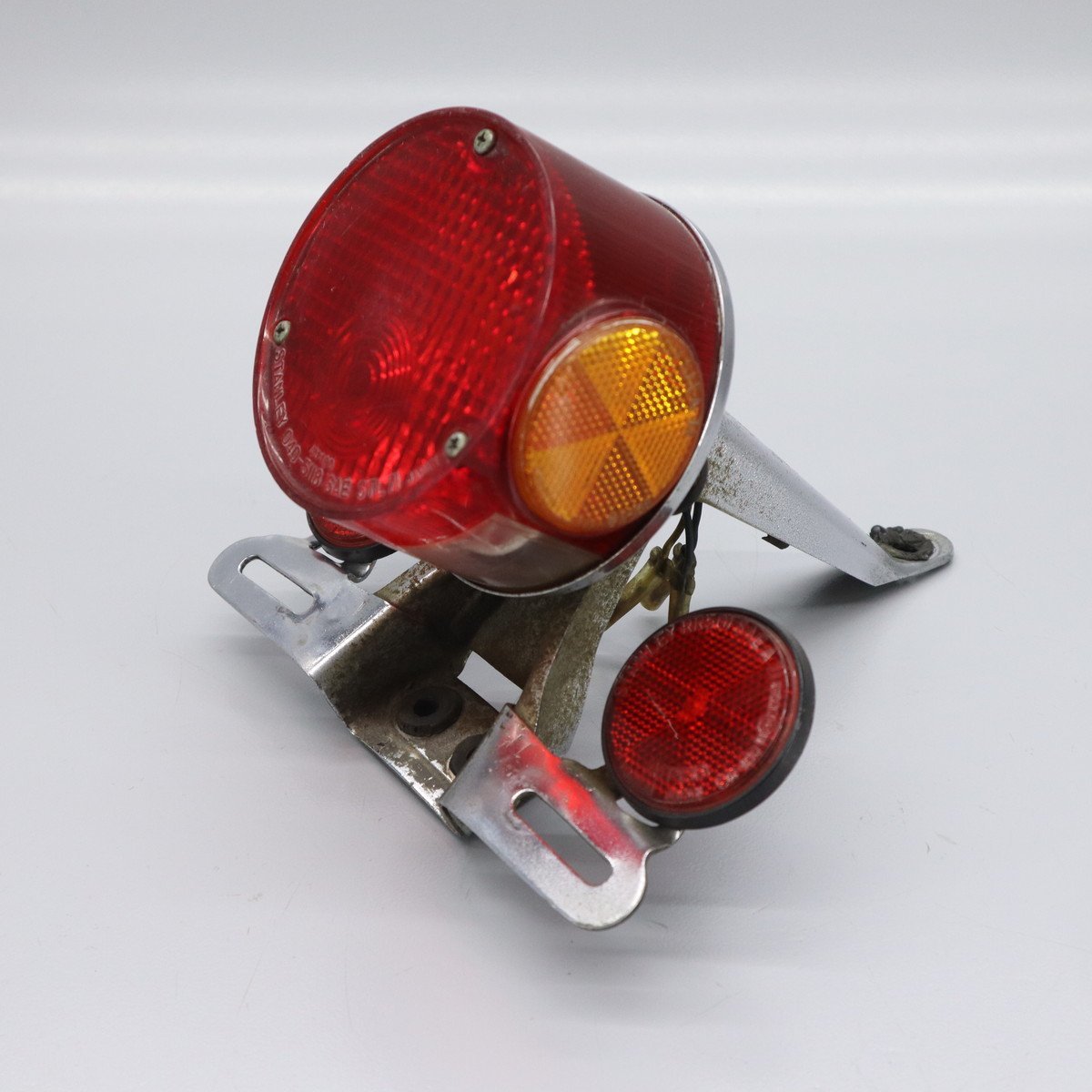 ヤマハ 純正 テールランプ STANLEY 040-4918 040-5118 (DT250 ヤマハ 純正 テールランプ STANLEY 040-4918 040-5118 (DT250