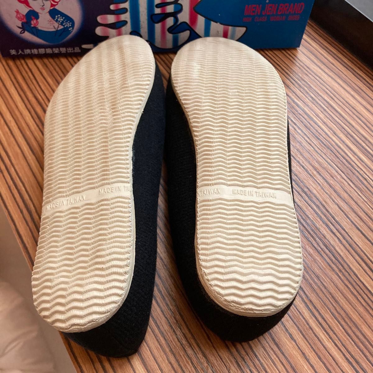 美人靴台湾　37サイズ　23.5cm 〜24cmバレーシューズ　フラットシューズ　黒色