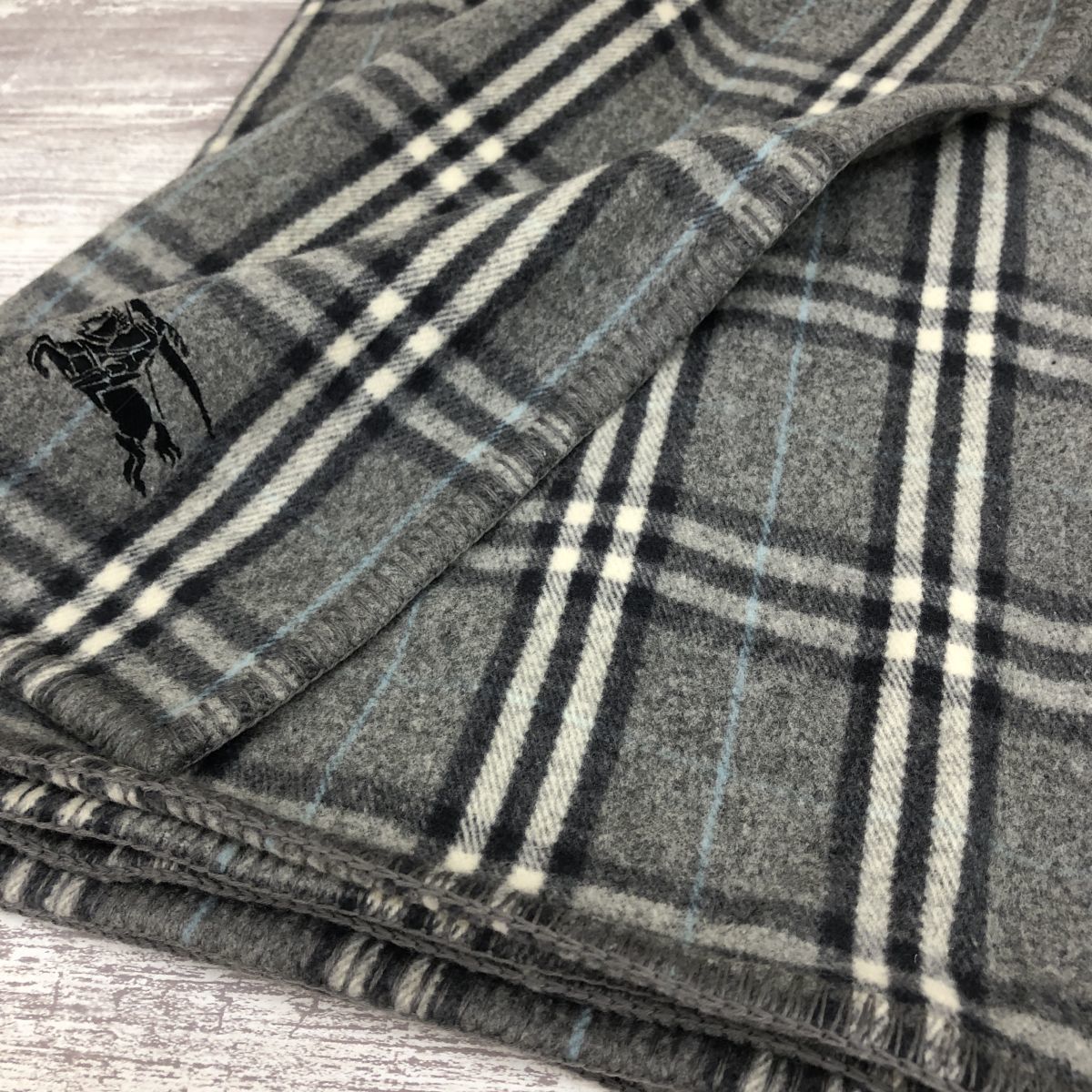 I1286-K◆良品 日本製 BURBERRY LONDON バーバリー ブランケット◆グレー ノバチェック ウール100% マルチケット ホーム インテリア_画像2