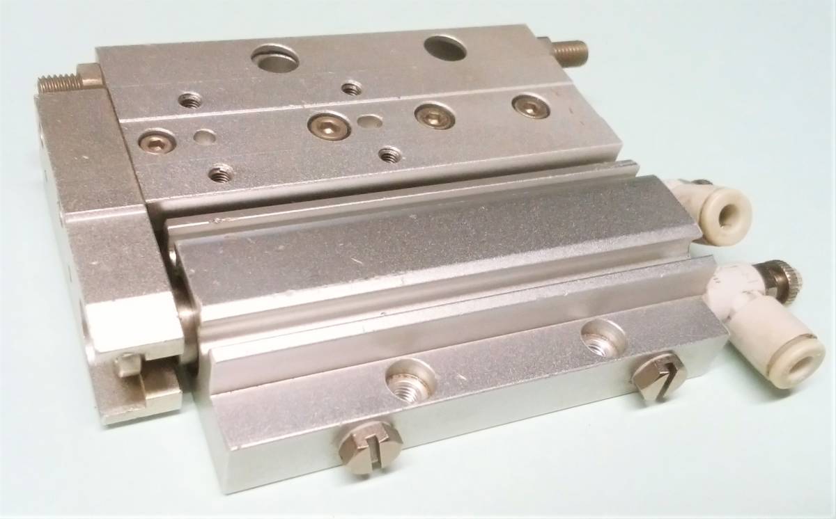 ◇◇ SMC 薄形エアスライドテーブル MXF12-30 USED品 ◇◇ SMC 薄形エアスライドテーブル MXF12-30 USED品