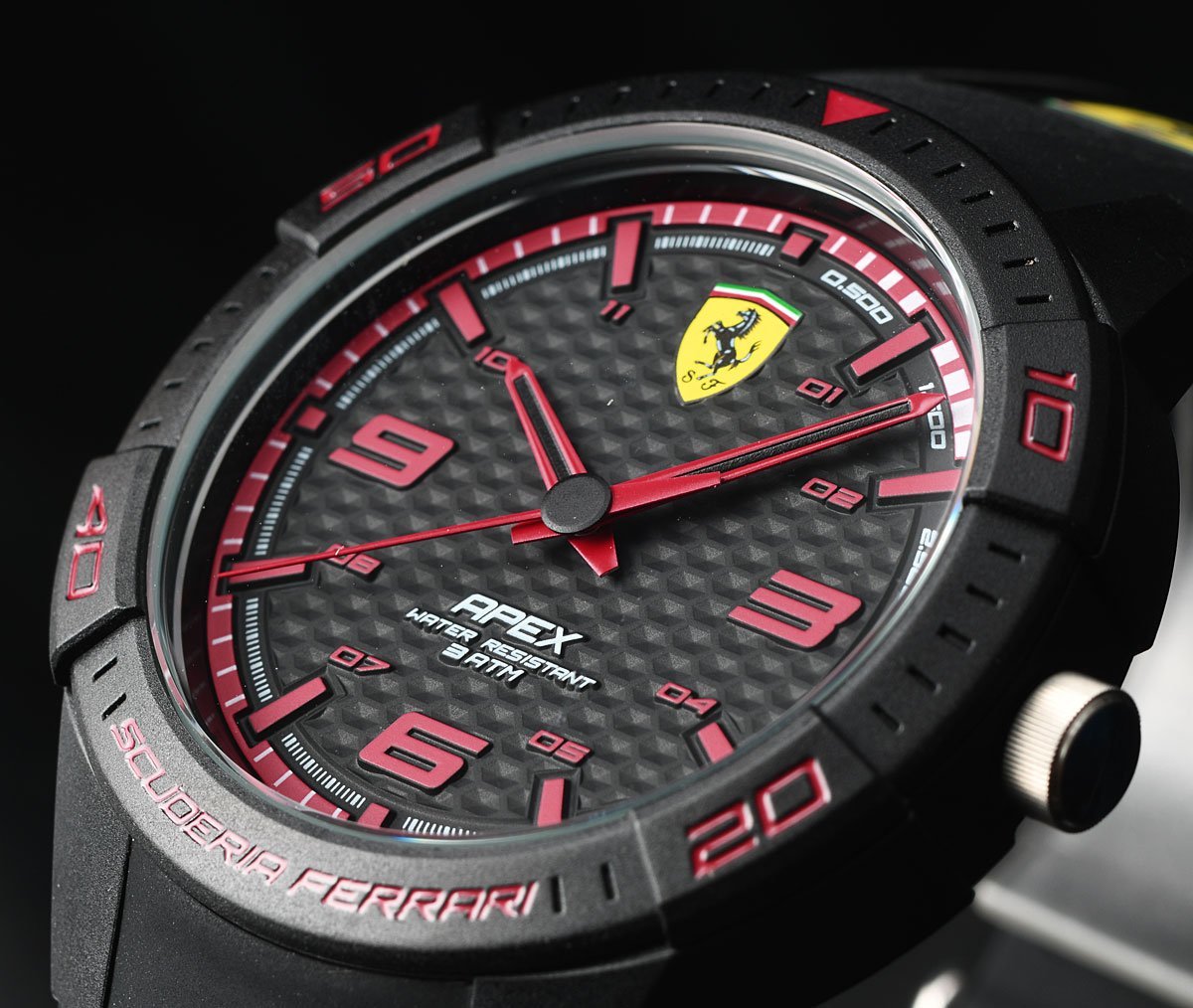 新品1円 フェラーリ公式 ブラック＆レッド 軽量モデル 30m防水 スクーデリア SCUDELIA FERRARI 腕時計 MOVADO メンズ 未使用_画像2