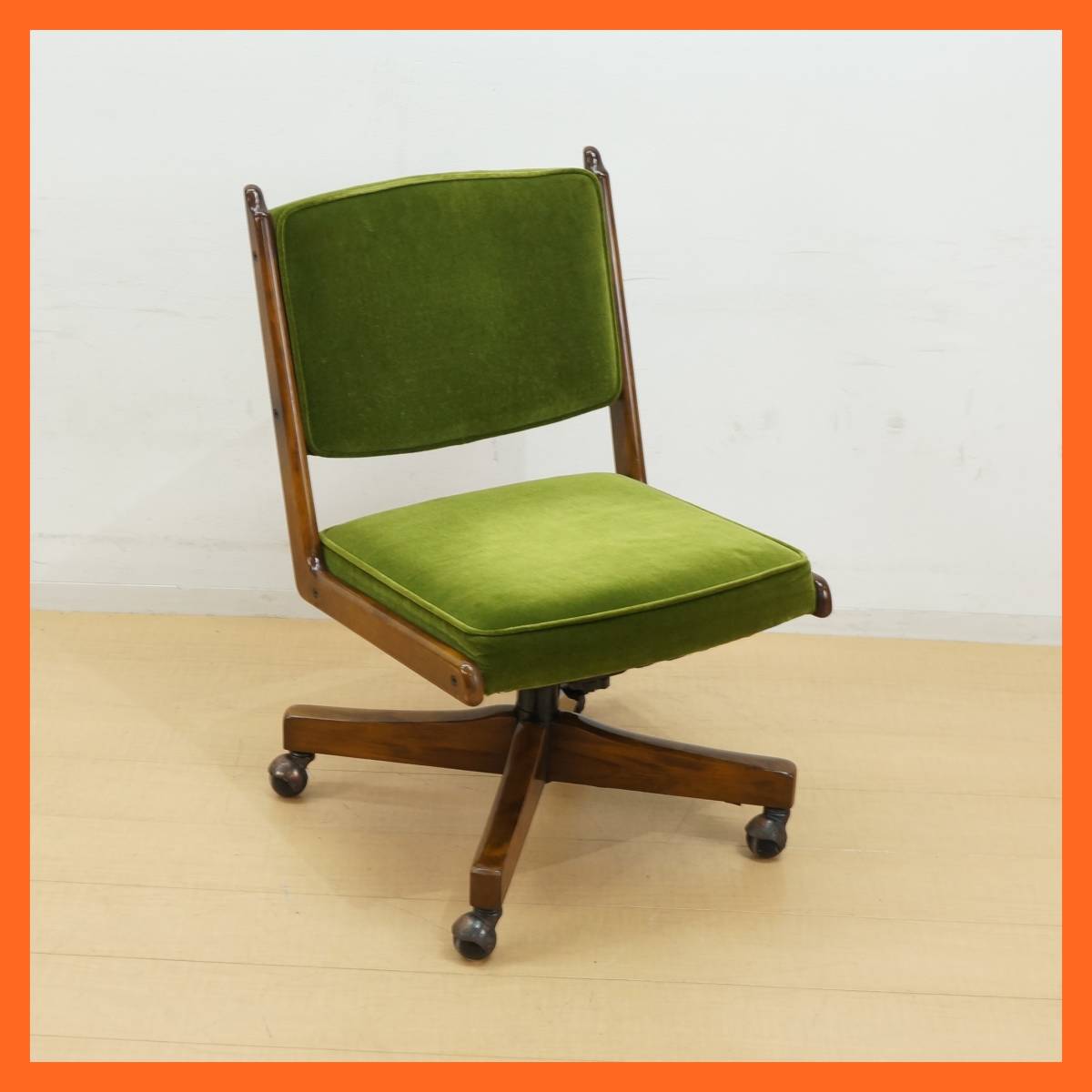 東ハ:【カリモク家具】コロニアル 天然木 グリーンモケット 東ハ:【カリモク家具】コロニアル 天然木 グリーンモケット
