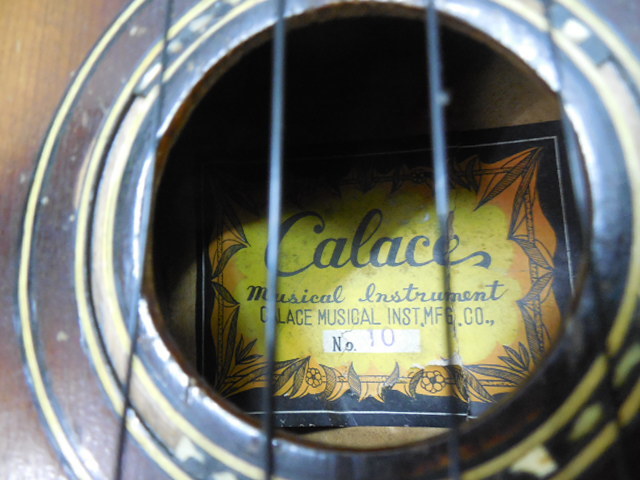 CALACE・カラーチェ・アーチバック・ウクレレ・No.10 / ビンテージ・1960年代頃・背面クラックあり・ハードケースつき 　全長53.5㎝_画像3