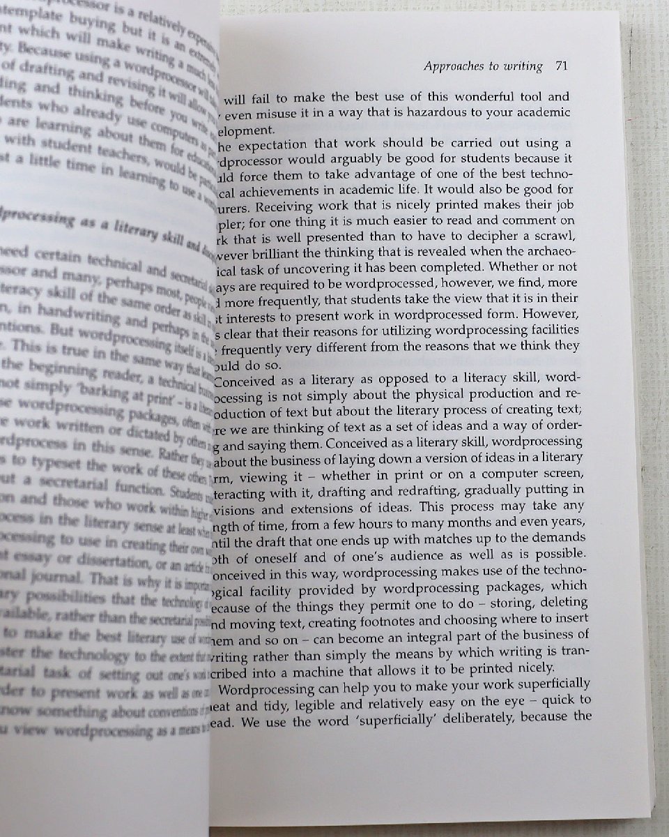 P◎中古品◎書籍『Reading, Writing and Reasoning: A Guide for Students』 著:Gavin J. Fairbairn/Christopher Winch 洋書 本体のみ_画像7