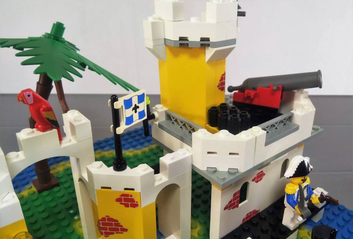 レゴ LEGO アイデアブック260の砦 提督 総督 南海の勇者 インペリアルソルジャー ミニフィグ エルドラド要塞の大旗付き 6259 　部品取り用_画像４