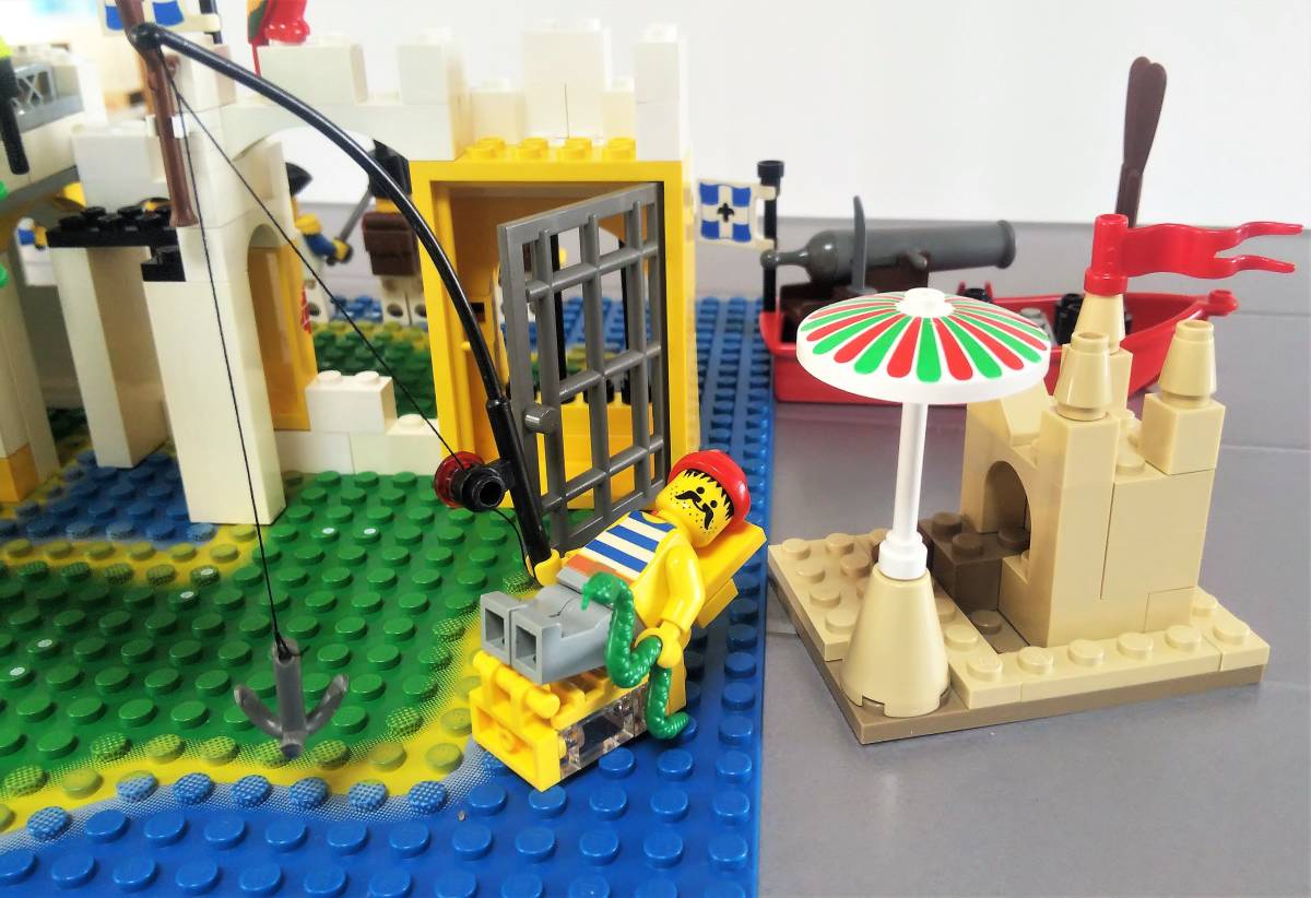 レゴ LEGO アイデアブック260の砦 提督 総督 南海の勇者 インペリアルソルジャー ミニフィグ エルドラド要塞の大旗付き 6259 　部品取り用_画像５