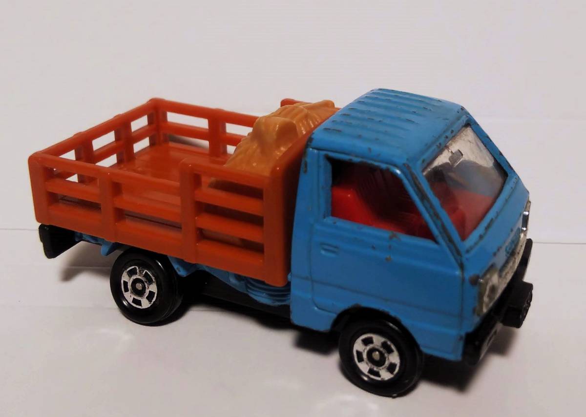 トミカ No 31 日本製 ミニカー スズキ キャリー 家畜運搬車 豚2 トミカ No 31 日本製 ミニカー スズキ キャリー 家畜運搬車 豚2