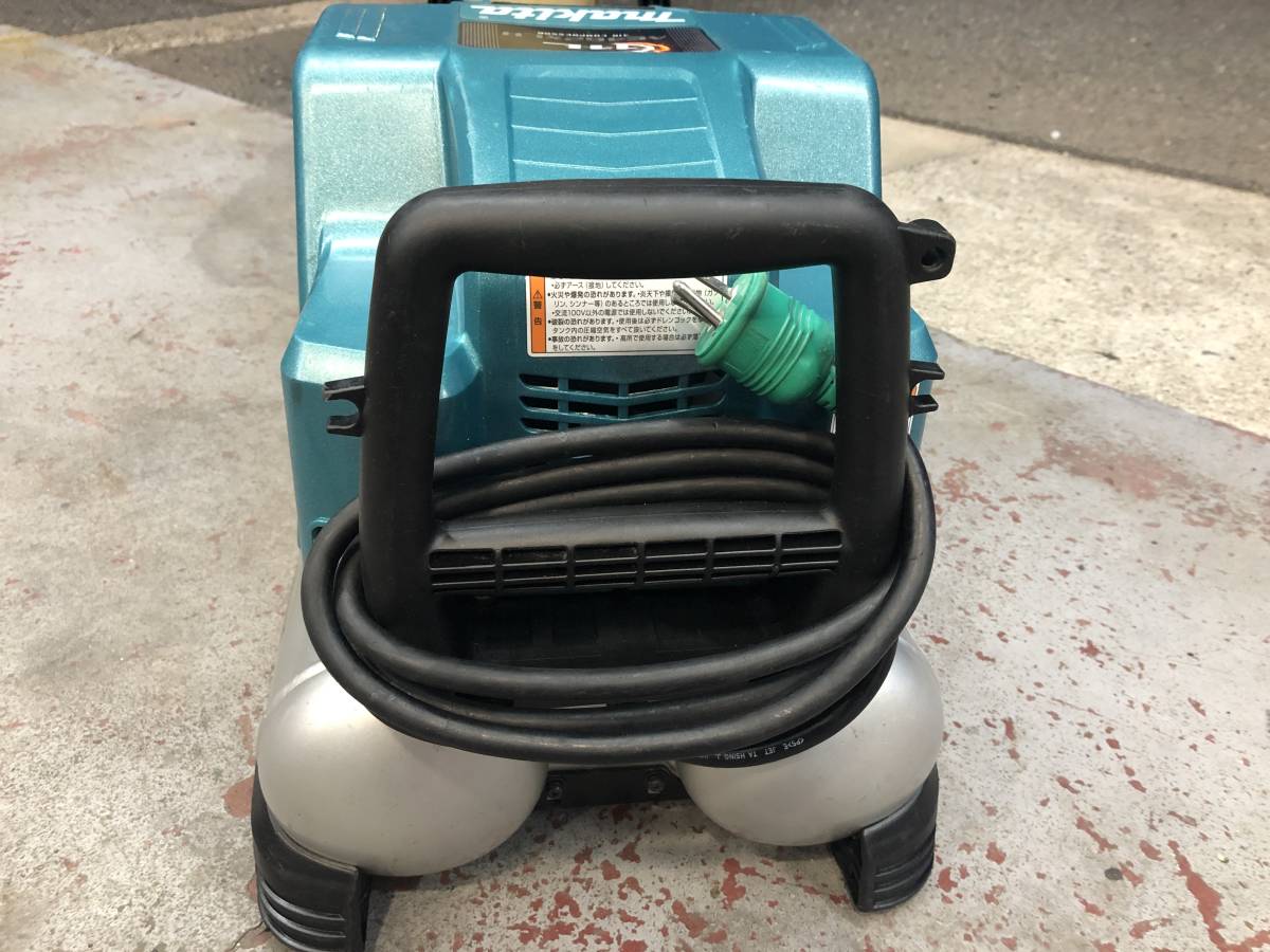 中古品 エア工具 マキタ(Makita) エアコンプレッサ(青) (50/60Hz) AC462XLH 高圧、常圧 通常圧 内装 ITFZNROA3Q8L_画像4