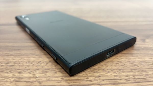 Xperia XZs SO-03J simロック解除済み docomo Android スマホ 【5474】_画像6