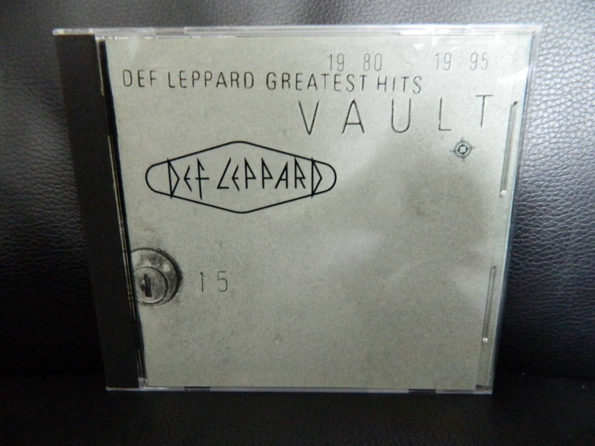 (20)　 DEF LEPPARD　　/　 GREATEST HITS 1980-1995 VAULT　日本盤　 　ジャケ、日本語解説 経年の汚れあり_画像1