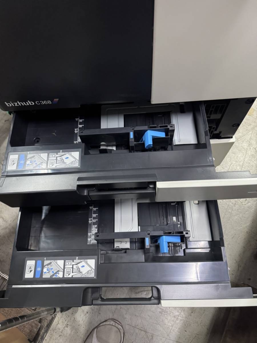 KONICA MINOLTA カラー複合機 bizhub C368 通電確認済み コピー機 2段 コニカミノルタ No.1 ☆ (引き取り限定)_画像3