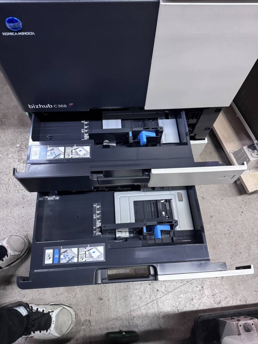 KONICA MINOLTA カラー複合機 bizhub C368 通電確認済み コピー機 2段 コニカミノルタ No.2 ☆ (引き取り限定)_画像3