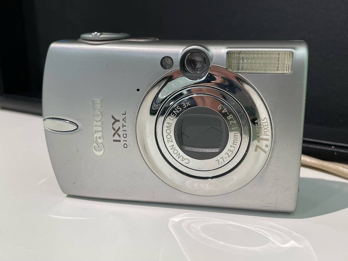 【F014TY】Canon キャノン IXY DIGITAL 600 通電確認済み デジカメ カメラ 現状品　バッテリー２個付き_画像1